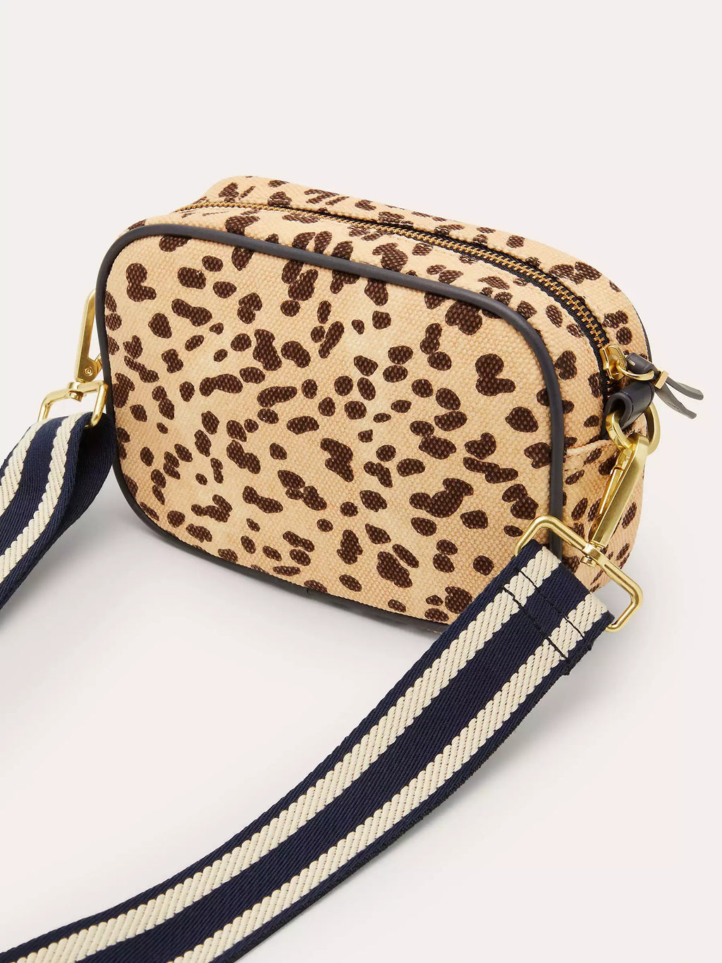 Zubali Crossbody Cheetah